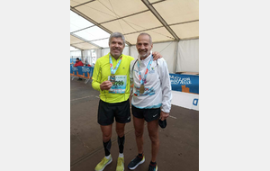 NOS DEUX MARATHONIENS A LA ROCHELLE