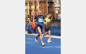 Bruno DESSALLES performe au marathon de Barcelone